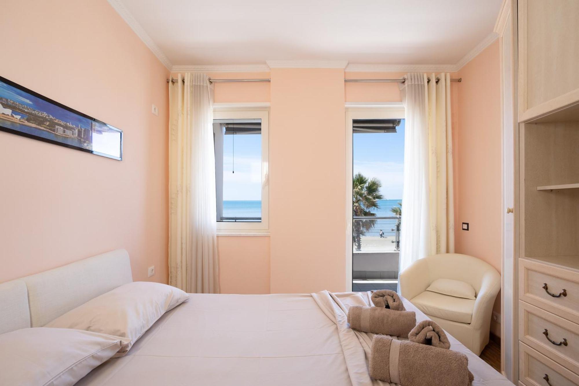 Sea View-apartment On The - Durrs2